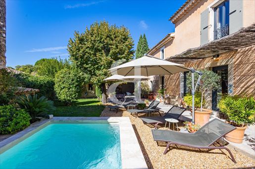 Maison 7 pièces 274 m² · à Gordes · 274 m² · 1 295 000 €
