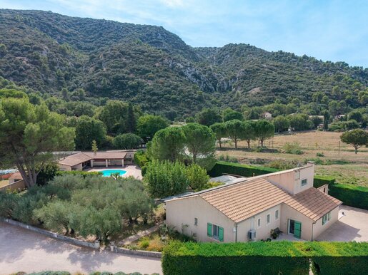 Maison 7 pièces 209 m² · à Maubec · 209 m² · 695 000 €