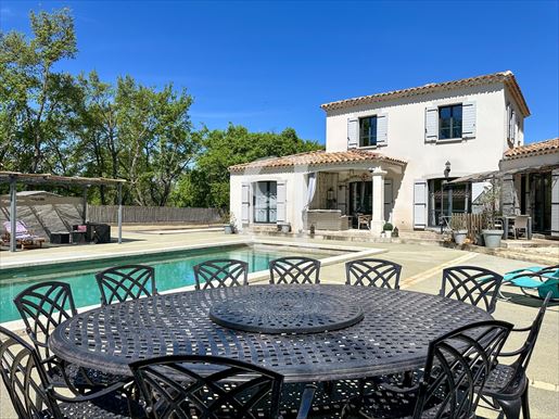 Maison 5 pièces 148 m² · à L'Isle-sur-la-Sorgue · 148 m² · 650 000 €