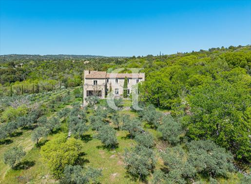Maison 8 pièces 504 m² · à Gordes · 504 m² · 2 998 000 €