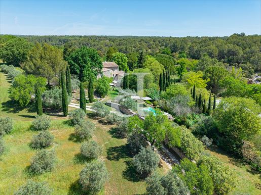 Maison 13 pièces 340 m² · à Gordes · 340 m² · 1 180 000 €