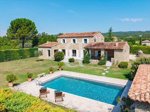Maison 6 pièces 258 m² · à Gordes · 258 m² · 1 190 000 €