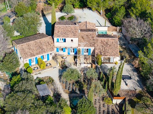 Maison 10 pièces 235 m² · à Ménerbes · 235 m² · 998 000 €