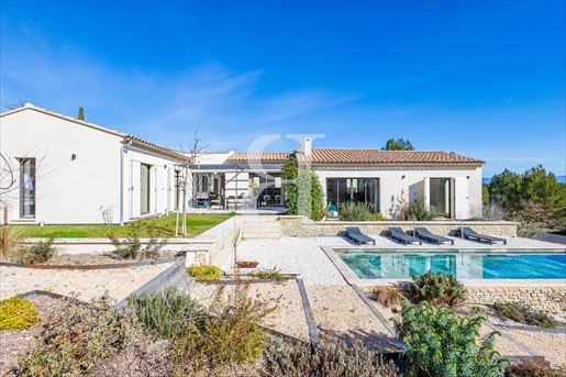 Maison 4 pièces 184 m² · à Gordes · 184 m² · 899 000 €