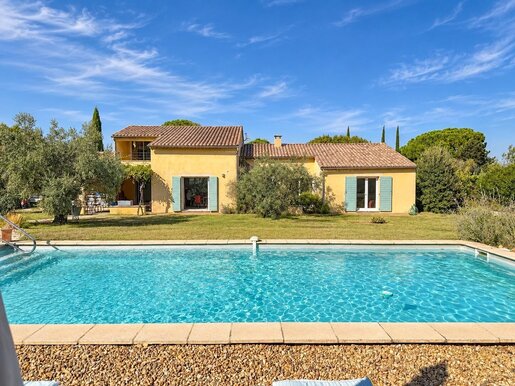 Maison 6 pièces 192 m² · à Maubec · 192 m² · 990 000 €
