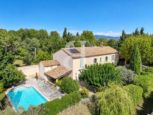 Maison 7 pièces 323 m² · à Cavaillon · 323 m² · 745 000 €