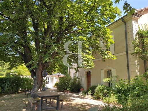 Maison 11 pièces 298 m² · à Visan · 298 m² · 999 000 €