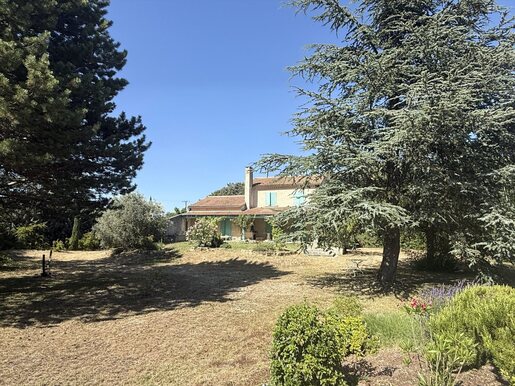 Maison 8 pièces 164 m² · à Visan · 164 m² · 473 000 €
