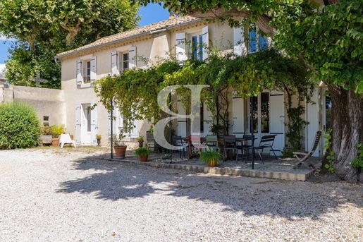 Maison 10 pièces 415 m² · à Visan · 415 m² · 1 200 000 €