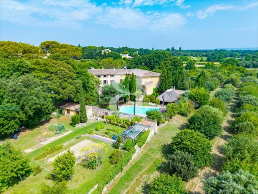 9 pièces 385 m² · à Grignan · 385 m² · 1 995 000 €