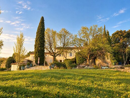 Maison 12 pièces 354 m² · à Grignan · 354 m² · 1 450 000 €