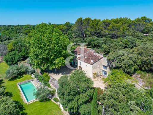 Maison 11 pièces 430 m² · à Grignan · 430 m² · 1 950 000 €