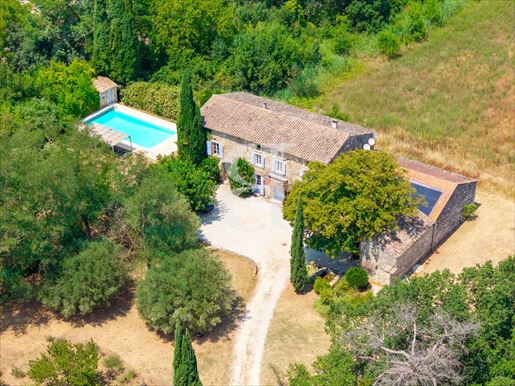 Maison 9 pièces 270 m² · à Grignan · 270 m² · 1 277 000 €
