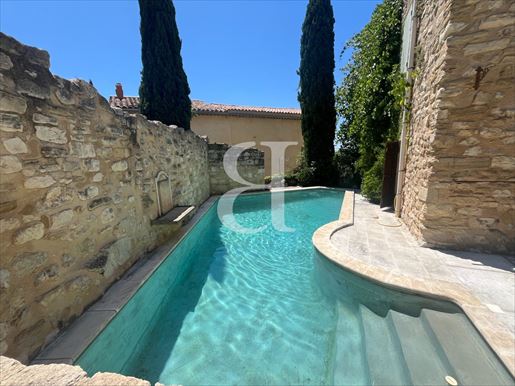 Maison 15 pièces 422 m² · à Le Barroux · 422 m² · 930 000 €