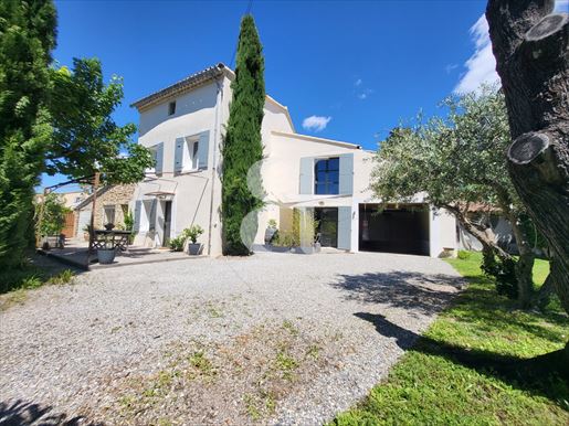 Maison 6 pièces 245 m² · à Bédoin · 245 m² · 520 000 €