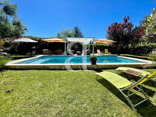 Maison 9 pièces 320 m² · à Bédoin · 320 m² · 1 179 000 €