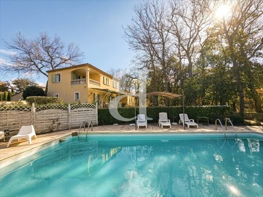 Maison 6 pièces 156 m² · à Mormoiron · 156 m² · 450 000 €