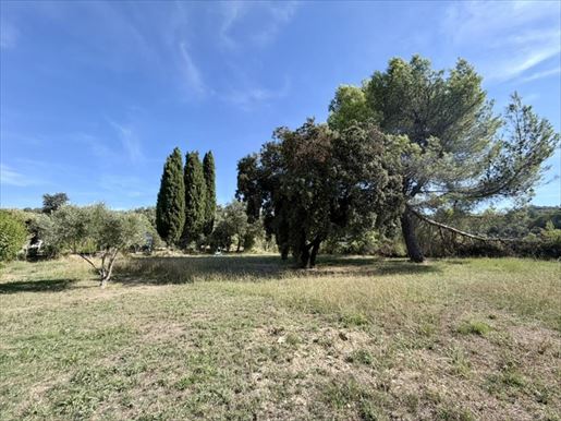 Terrain, terrain 775 m² — Charleval (Bouches-du-Rhône) · 190 000 €
