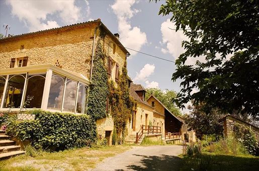 11 pièces 277 m² · à Montferrand-du-Périgord · 277 m² · 995 000 €
