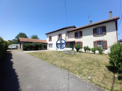 Maison 6 pièces 162 m² · à Faramans · 162 m² · 236 000 €