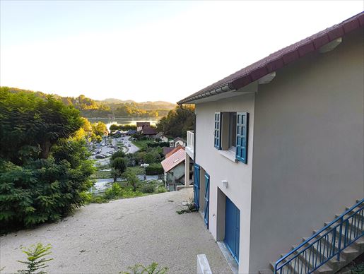 4 pièces 102 m² · à Aiguebelette-le-Lac · 102 m² · 595 000 €