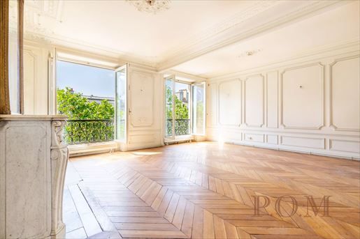 5 pièces 148 m² · à Paris 4ème · 148 m² · 1 690 000 €