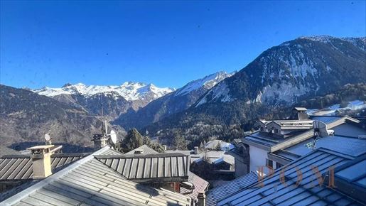 Maison 6 pièces 142 m² · à Courchevel · 142 m² · 2 080 000 €