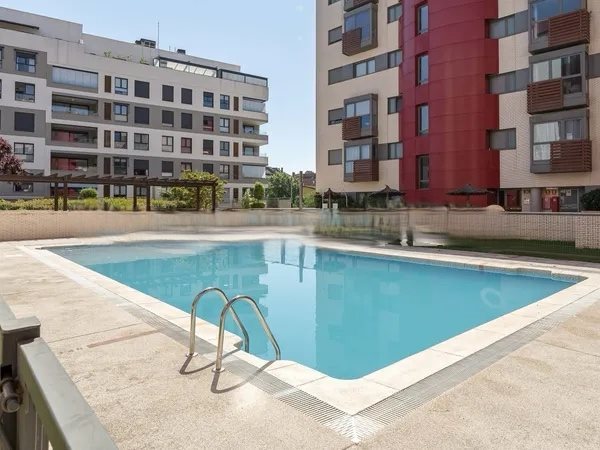 Attique avec terrasse et piscine à Sanchinarro | Garage optionnel | 155 000 €