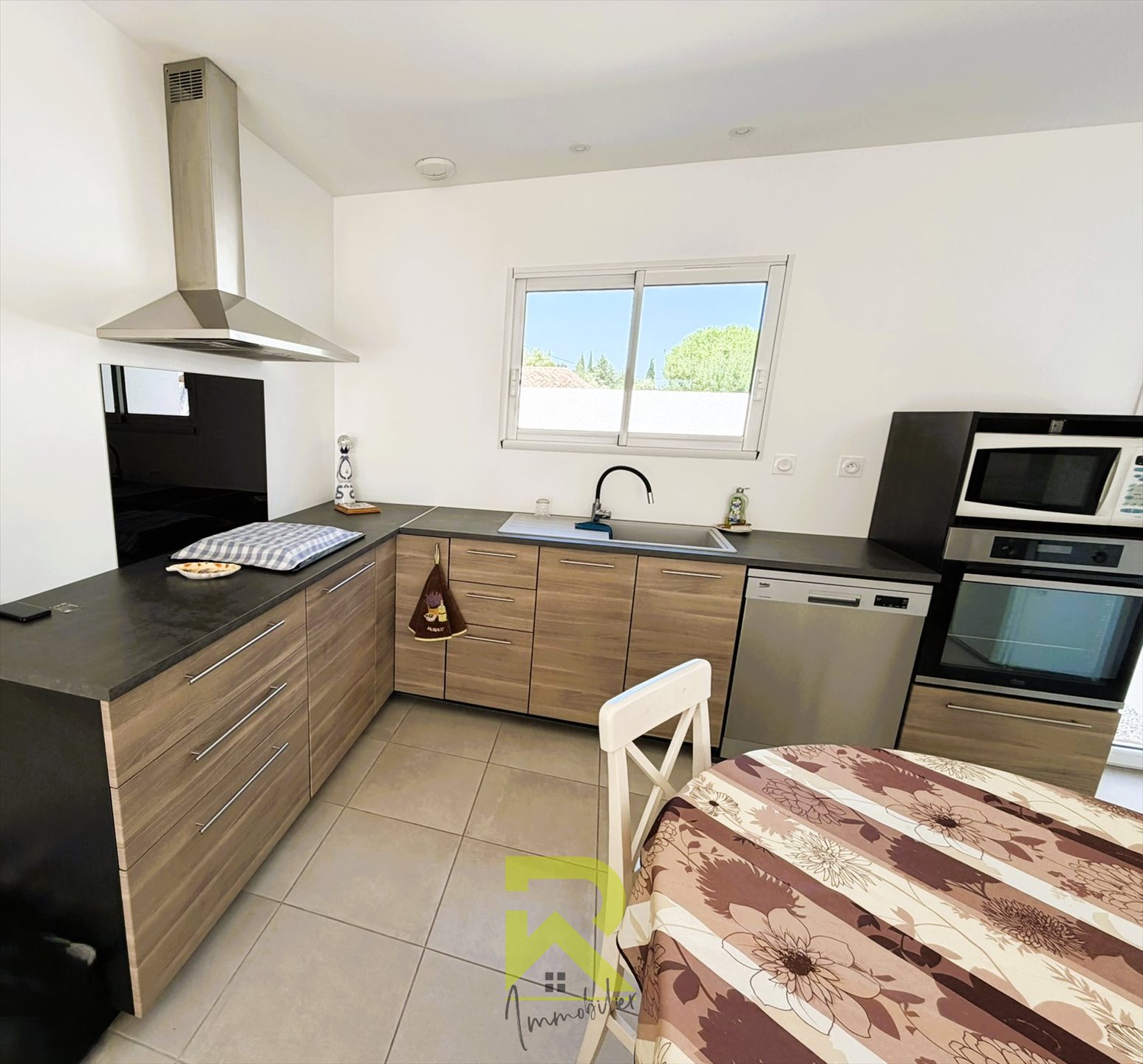 Maison à vendre, 88m², Bessan