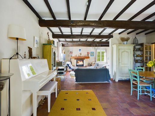 Maison 7 pièces 151 m² · aux Angles · 151 m² · 375 000 €