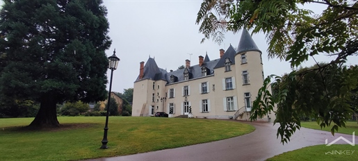 Maison 17 pièces 1213 m² · à Laval · 1 213 m² · 3 120 000 €