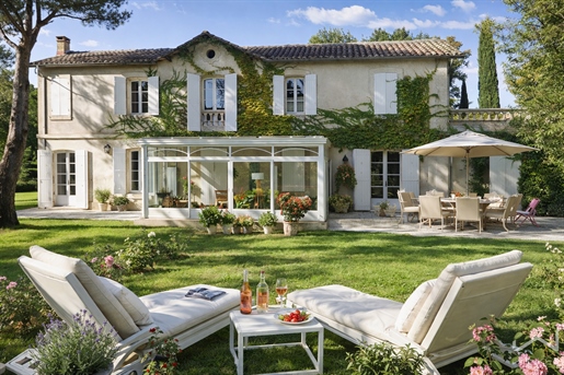 Maison 8 pièces 237 m² · à Pierrelatte · 237 m² · 450 000 €