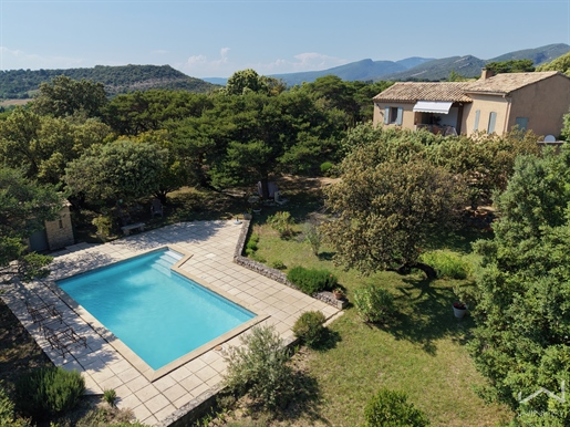 Maison 4 pièces 106 m² · à Rousset-les-Vignes · 106 m² · 399 000 €