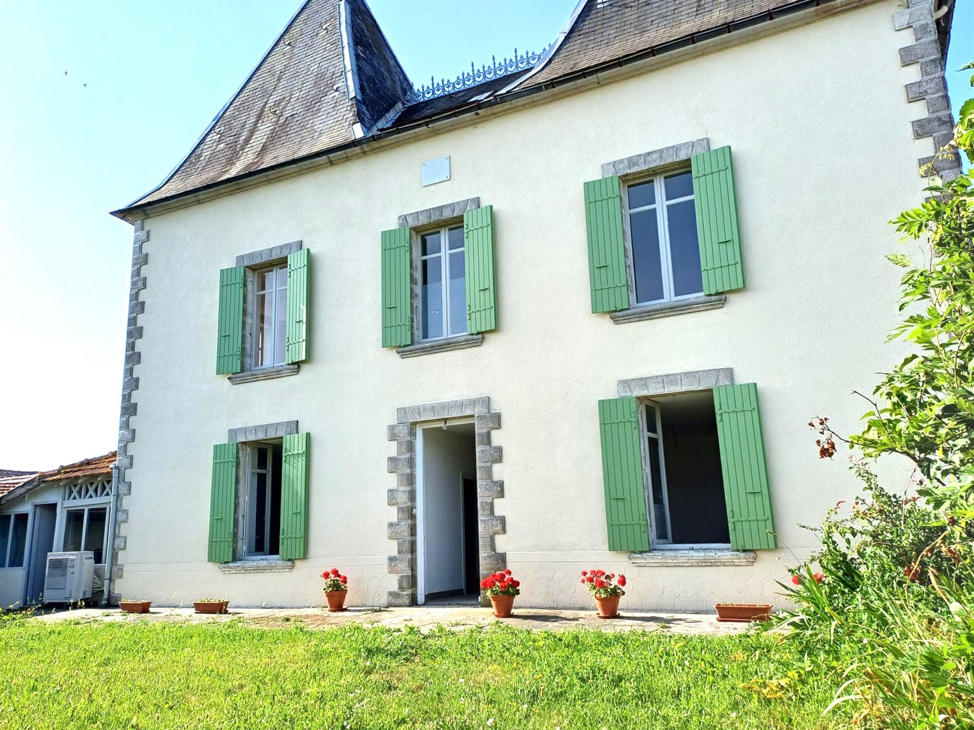 3 pièces 103 m² · à Monpazier · 103 m² · 220 000 €