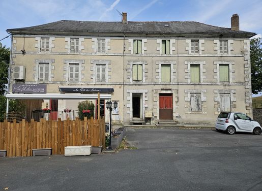 Maison 10 pièces 350 m² · à Thiviers · 350 m² · 270 000 €