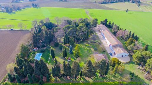 Maison 17 pièces 490 m² · à Castelnaudary · 490 m² · 950 000 €