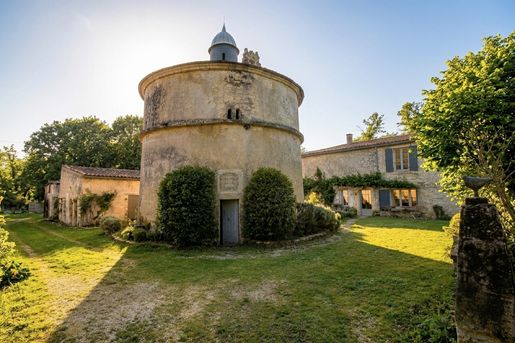 Maison 8 pièces 281 m² · à Mazeray · 281 m² · 315 000 €