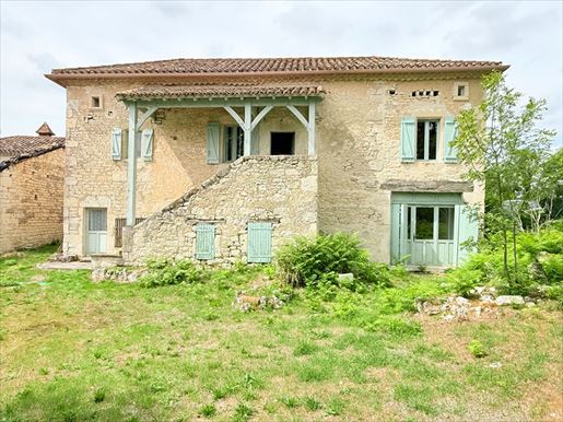 4 pièces 168 m² · à Montcuq-en-Quercy-Blanc · 168 m² · 196 000 €