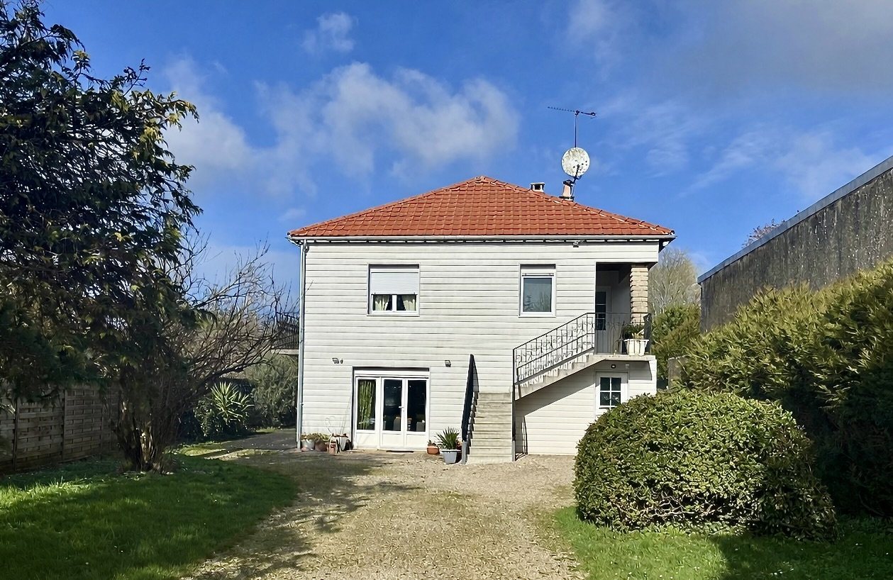 Maison à vendre, 185m², Lezay