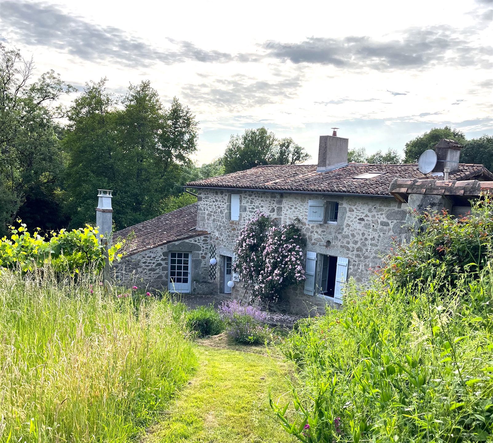 6 pièces 192 m² · à Saint-Aubin-le-Cloud · 192 m² · 249 000 €