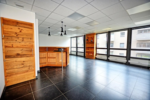 Local commercial 2 pièces 53 m² · à Sallanches · 53 m² · 132 500 €