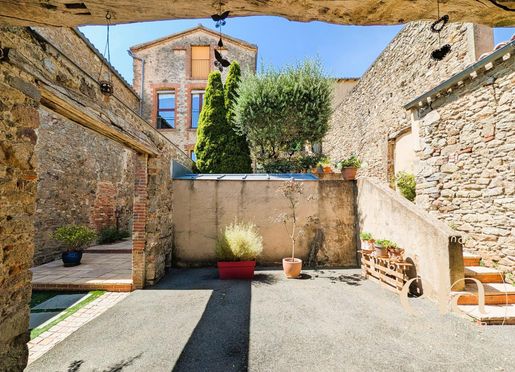 Maison 325 m² · à Pouzauges · 325 m² · 497 000 €