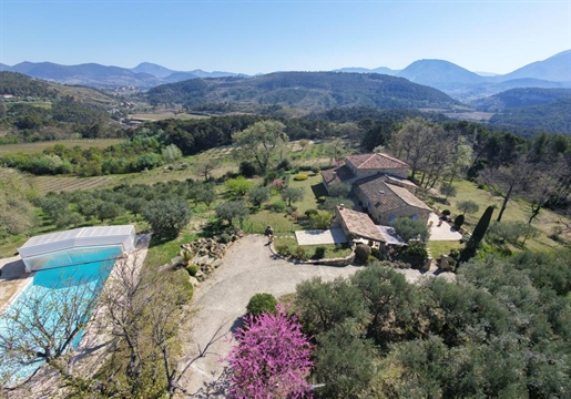 Maison 8 pièces 220 m² · à Entrechaux · 220 m² · 1 190 000 €