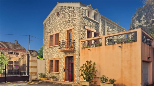 Maison 6 pièces 153 m² · à Les Angles · 153 m² · 345 000 €