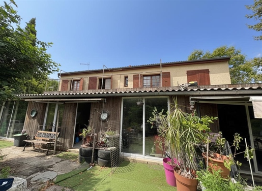 Maison 5 pièces 271 m² · à Saintes · 271 m² · 149 990 €