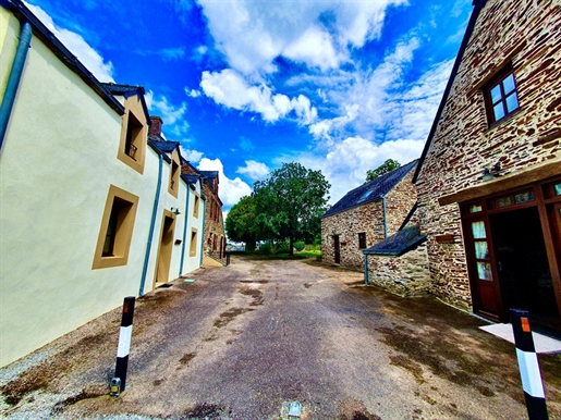 Maison 16 pièces 352 m² · à Théhillac · 352 m² · 546 000 €
