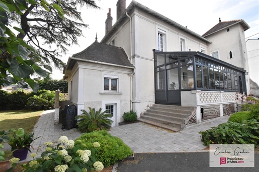 Maison 11 pièces 278 m² · à Cholet · 278 m² · 585 000 €