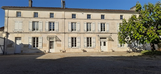 6 pièces 207 m² · à Houlette · 207 m² · 239 200 €
