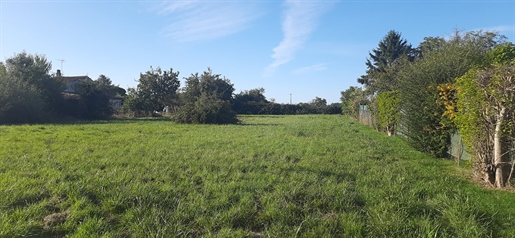 Terrain 1462 m² · à Chassors · 1 462 m² · 43 800 €