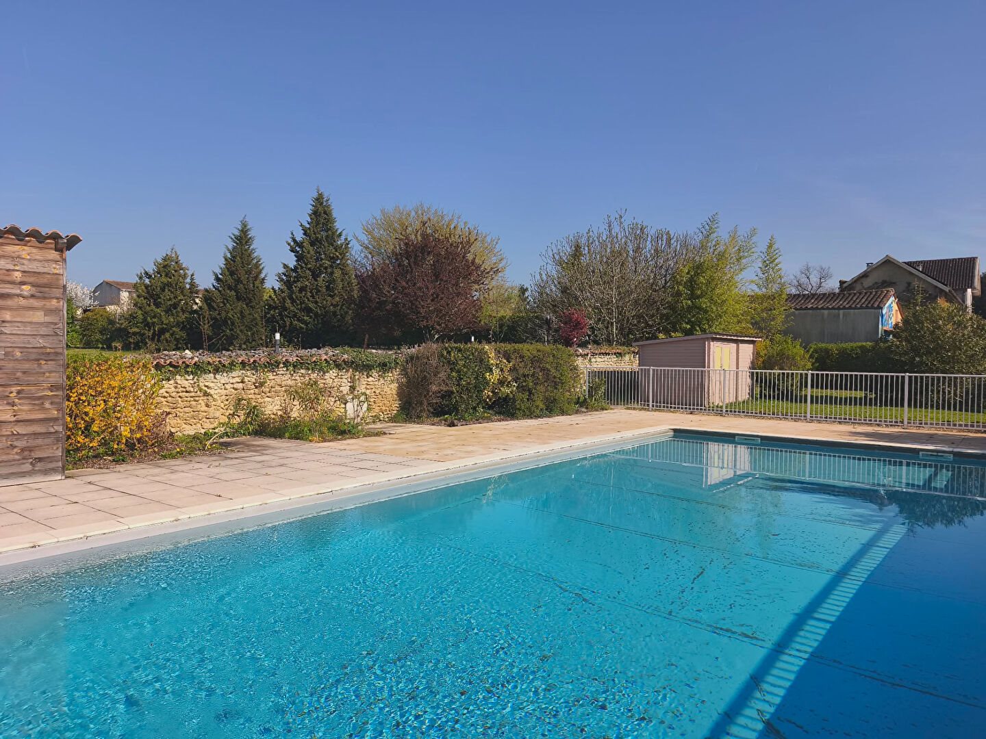 Maison à vendre, 1125m², Châteaubernard